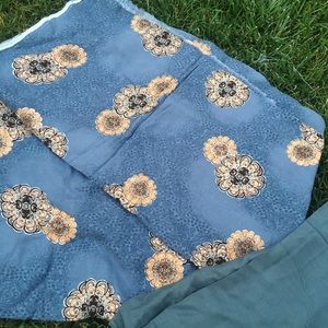 Lots of cloth fabric! Sunflower dress and pants 🌻 PRICE DROP